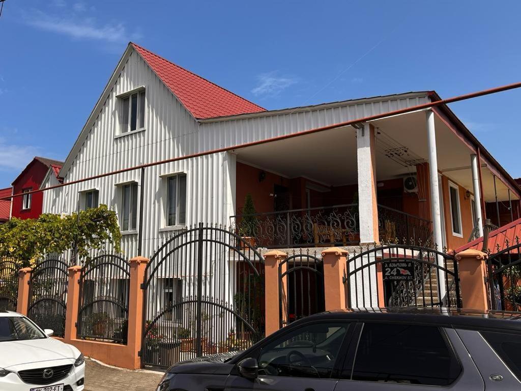 Guest House Chexovi 24 코불레티 외부 사진