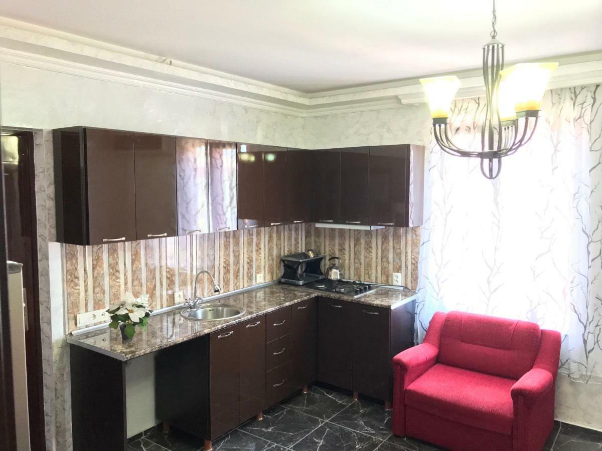 Guest House Chexovi 24 코불레티 외부 사진