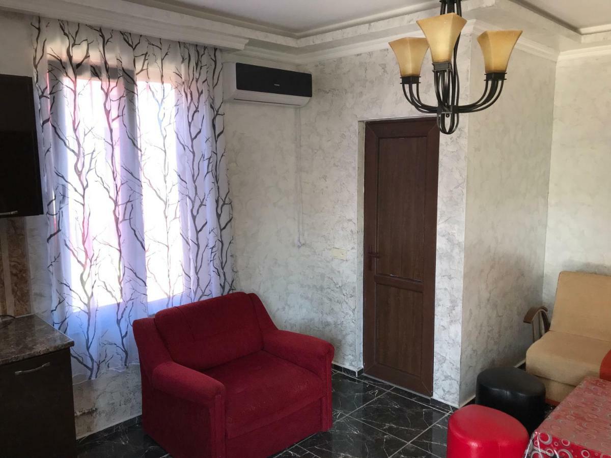Guest House Chexovi 24 코불레티 외부 사진