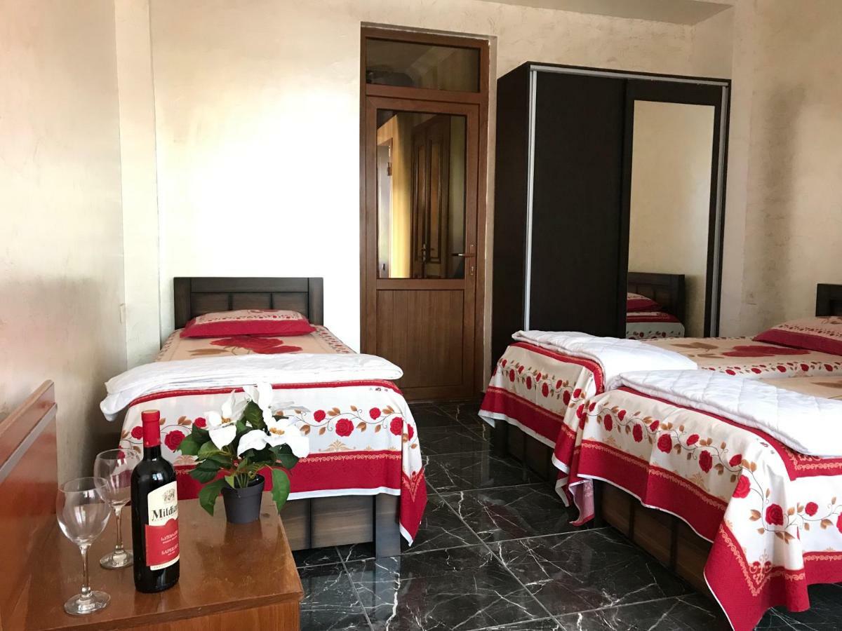Guest House Chexovi 24 코불레티 외부 사진