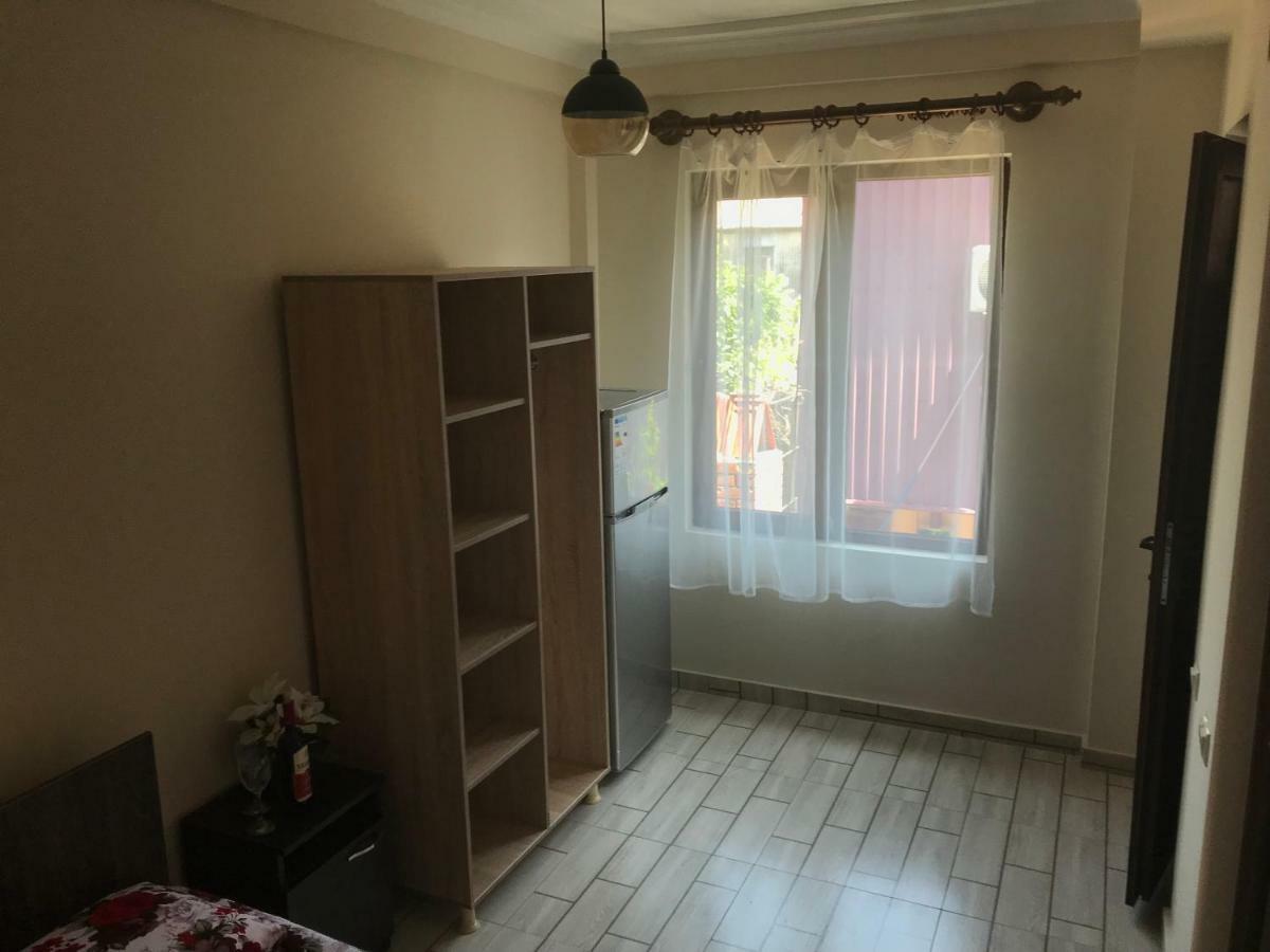 Guest House Chexovi 24 코불레티 외부 사진