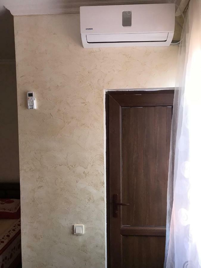 Guest House Chexovi 24 코불레티 외부 사진