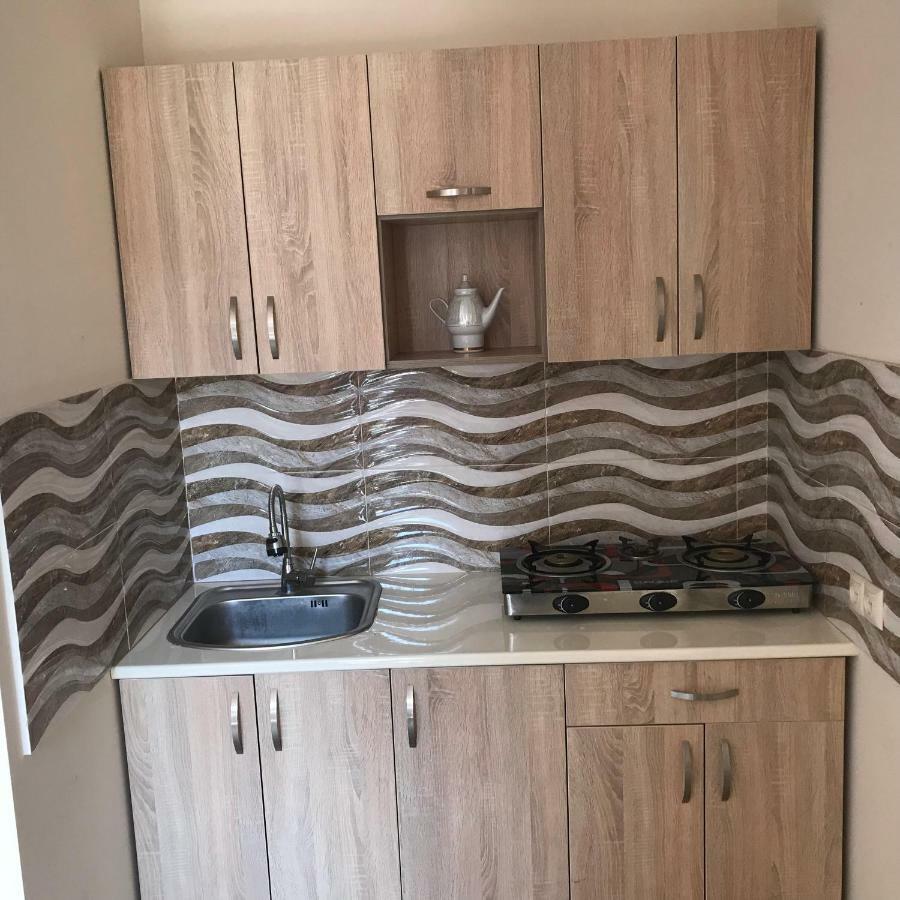 Guest House Chexovi 24 코불레티 외부 사진