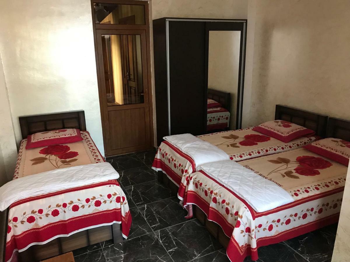 Guest House Chexovi 24 코불레티 외부 사진