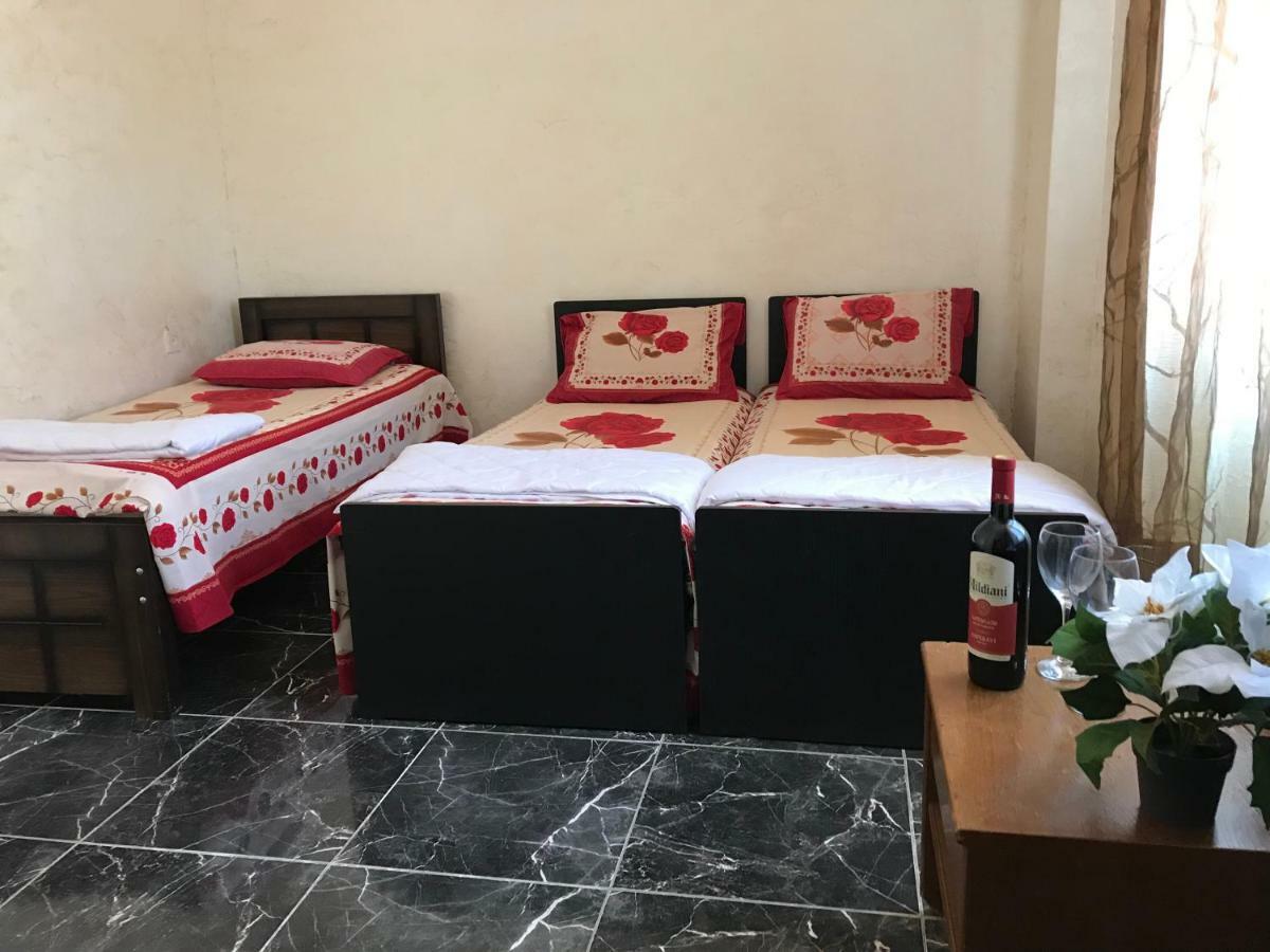 Guest House Chexovi 24 코불레티 외부 사진