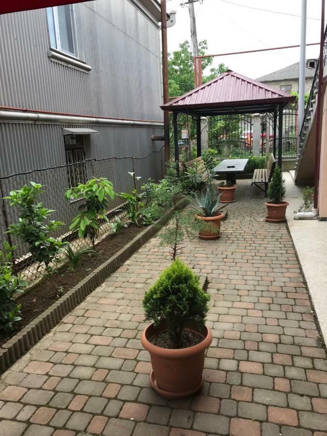 Guest House Chexovi 24 코불레티 외부 사진