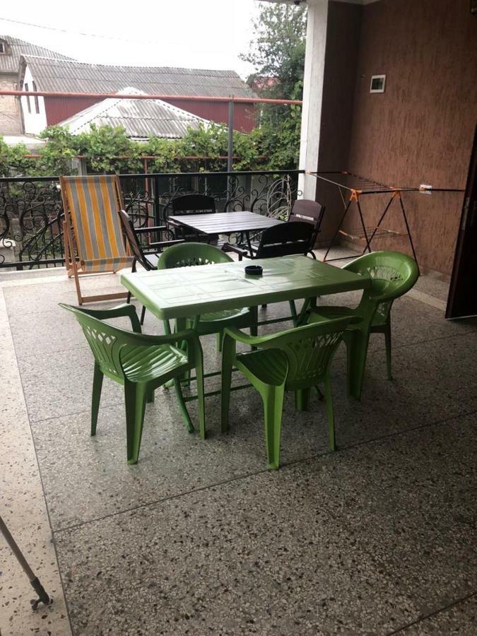 Guest House Chexovi 24 코불레티 외부 사진